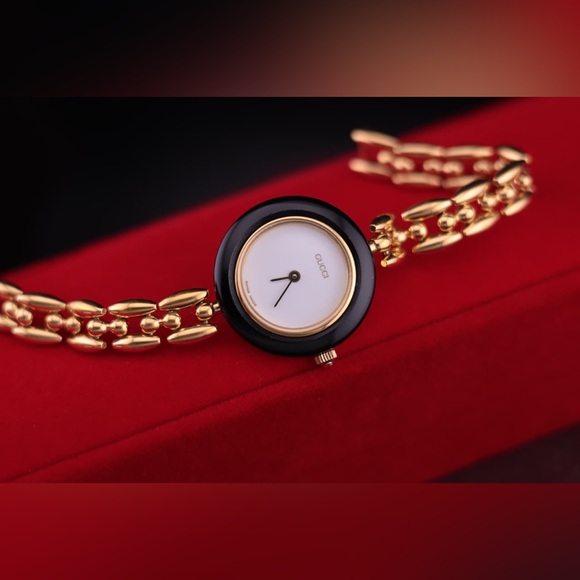 Vintage 1990s Gucci Interchangable Bezel 11/12.2 Women Watch
Rice Link Bracelet - Picture 10 of 16